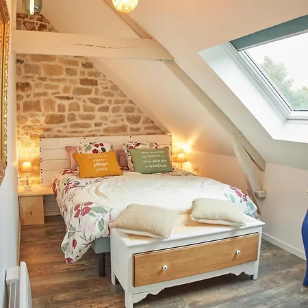 Holiday home Ker Adele, Longere Cosy Au Coeur D'un Bois