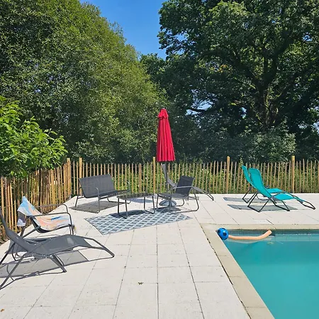 Holiday home Ker Adele, Longere Cosy Au Coeur D'un Bois
